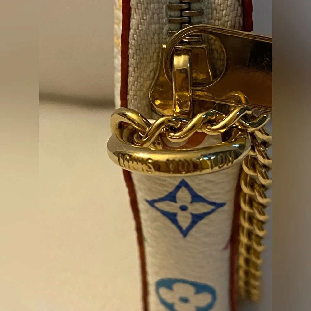 Louis Vuitton x Takashi Murakami white multicolor heart coin purse - Picture 9 of 17